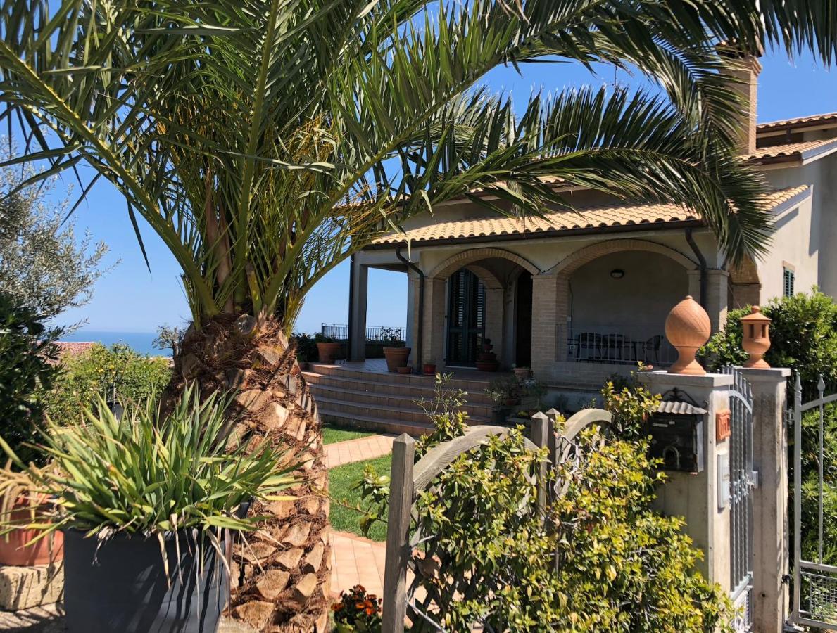 B&B La Palma San Costanzo Exterior photo